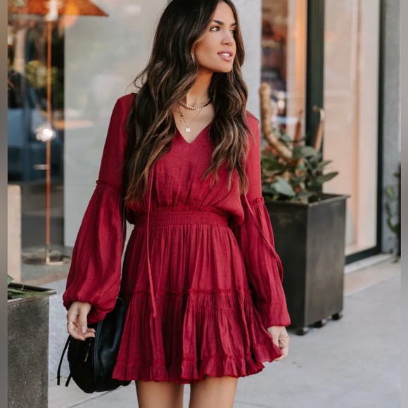 Vici Dresses & Skirts - Balloon sleeve mini dress.
